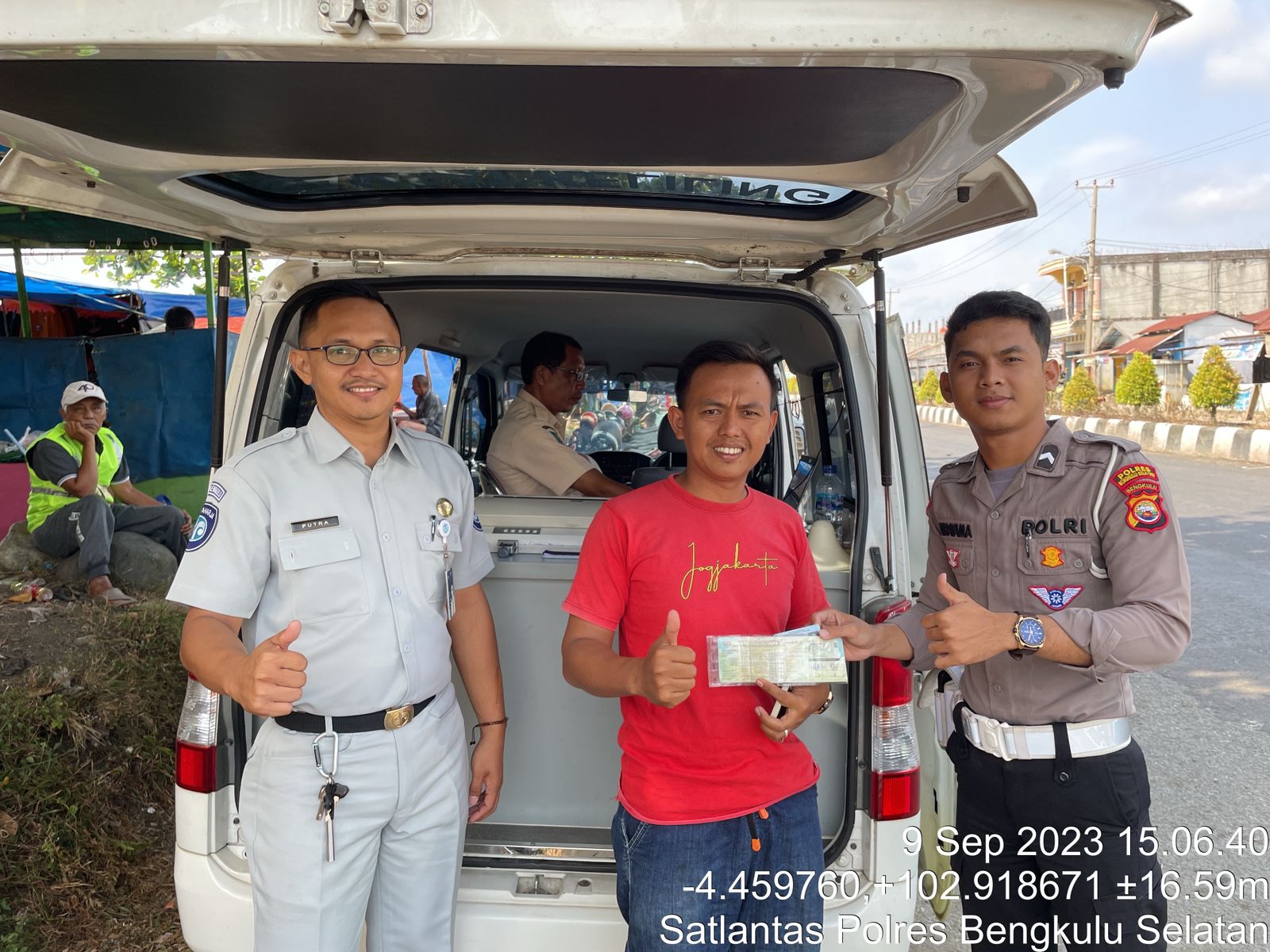 Permudah Bayar Pajak Polres Bengkulu Selatan Buka Samsat Holiday