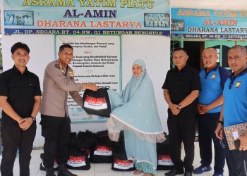 BIDHUMAS POLDA BENGKULU BERBAGI SEMBAKO UNTUK ASRAMA YATIM PIATU AL-AMIN