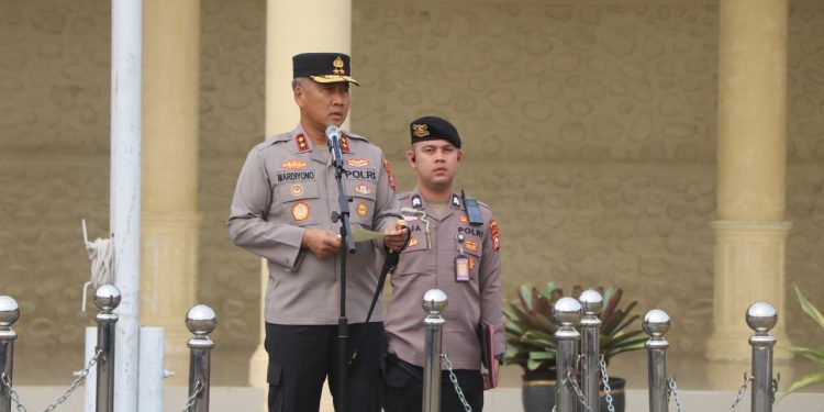 Kapolda Bengkulu Pimpin Apel Pagi di Mapolda Bengkulu: Hindari Gaya Hidup Hedon, Tampil Sederhana dan Berintegritas