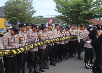 Polda Bengkulu Bersama Polresta Bengkulu Laksanakan Pengamanan Maksimal Aksi Unjuk Rasa Cipayung di DPRD Provinsi Bengkulu