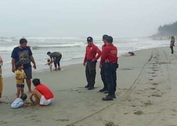 Ciptakan Rasa Aman di Akhir Pekan, Subdit Wisata Dit Pamobvit Polda Bengkulu Patroli Dialogis di Pantai Panjang dan BIM