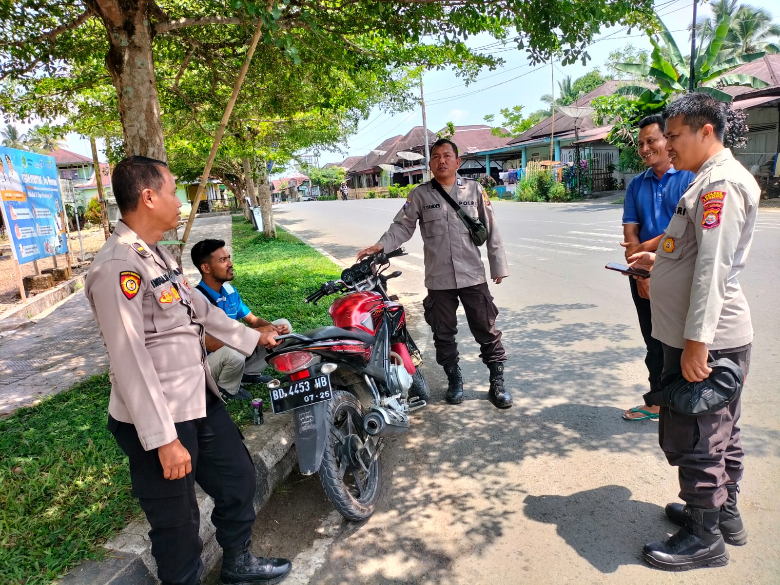 Gelar Sambang, Personel Sat Binmas Polres Lebong Sampaikan Himbauan Kamtibmas