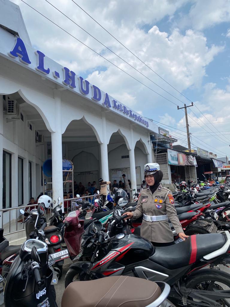Polres Kepahiang Turunkan Tim Polwan Gelar Pengamanan Shalat Jumat