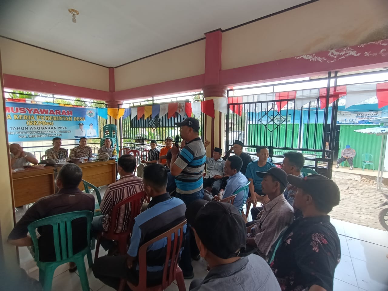 Dukung Pembangunan Desa, Bhabinkamtibmas Hadiri Musyawarah RKPDes