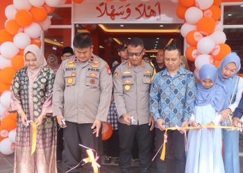 Wakapolda Bengkulu Hadiri Pembukaan Outlet Baru “Almaz“