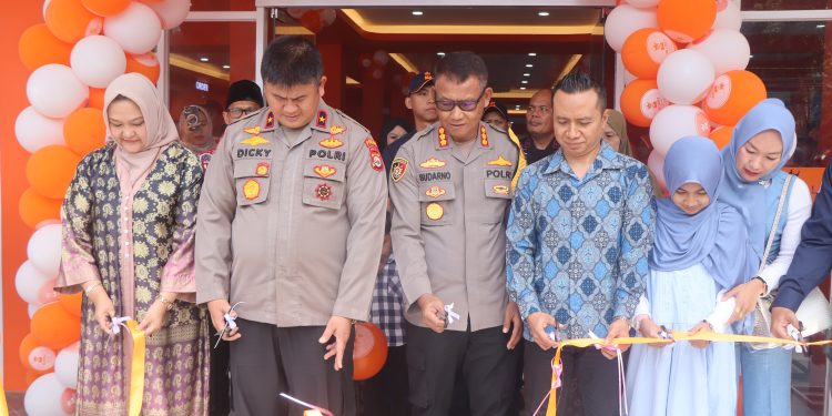 Wakapolda Bengkulu Hadiri Pembukaan Outlet Baru “Almaz“