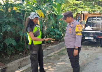 Bhabinkamtibmas Polsek Kota Manna Sambangi Juru Parkir dan Masyarakat, Berikan Imbauan Antikriminal