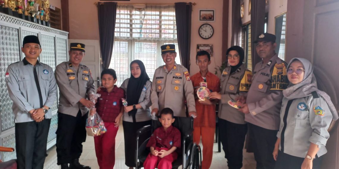 Sinergi Polresta Bengkulu dengan Pelindo, Kembali Salurkan Kursi Roda ke SLB Kota Bengkulu