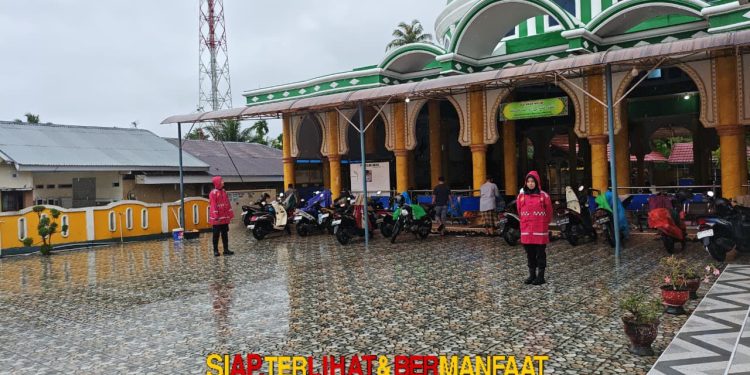 Polwan Ditsamapta Polda Bengkulu Laksanakn Patroli dan Amankan Giat Sholat Jumat di Masjid Nurul Ihsan Bengkulu