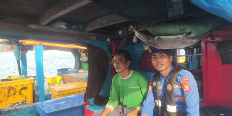 Ditpolairud Polda Bengkulu Menggunakan Kapal Polisi XXVII-2004 Laksanakan Patroli Dialogis di Perairan Muara Dua