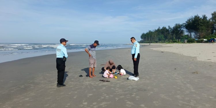 Patroli Dialogis Subdit Wisata Ditpamobvit Polda Bengkulu: Meningkatkan Keamanan dan Keselamatan di Kawasan Wisata Pantai Panjang