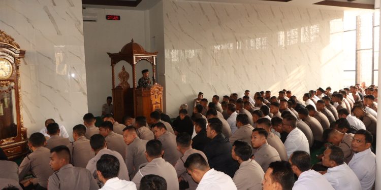 Binrohtal Rutin, Ustad Iwan Ingatkan Pentingnya Bersedekah