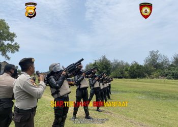 Personel Dalmas Ditsamapta Polda Bengkulu Tingkatkan Kemampuan Melalui Latihan Gas Air Mata