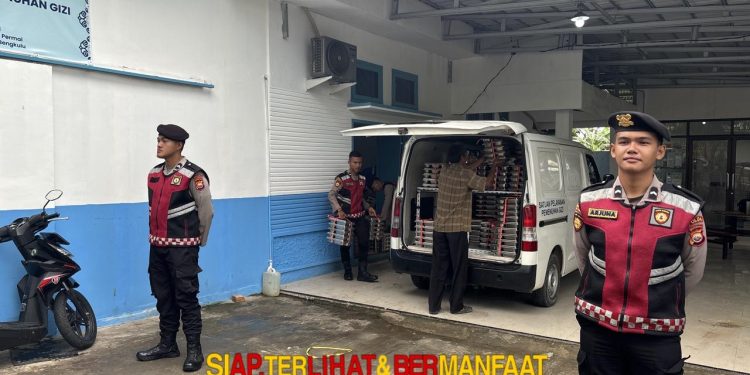 Ditsamapta Polda Bengkulu Gelar Patroli Dialogis dan Pengawalan Pendistribusian MBG ke Sekolah-sekolah