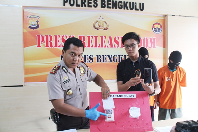 Press Release Polres BKL : Dua Pelaku Narkoba Ditangkap