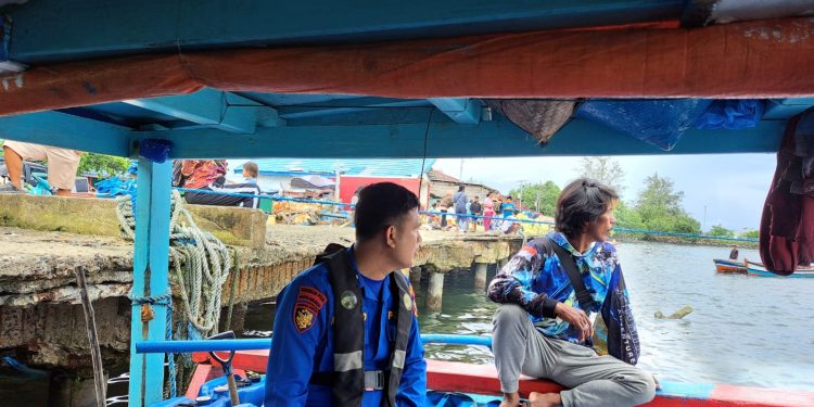 Patroli di Muara Dua, Ditpolairud Polda Bengkulu Himbau ABK Tugboat Waspada Cuaca Ekstrem