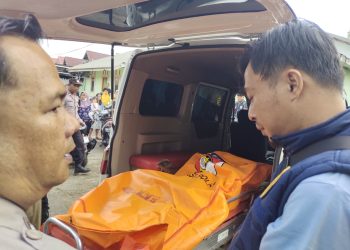 Polresta Bengkulu Datangi TKP Penemuan Mayat Seorang Pria