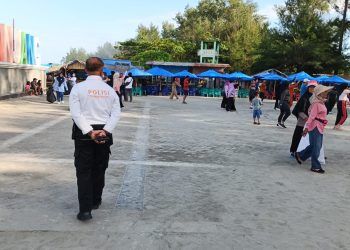 Ditpamobvit Polda Bengkulu Melaksanakan Patroli Dialogis di Pantai Panjang