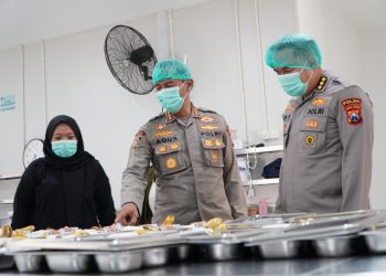 Polda Jatim Dukung Asta Cita Salurkan Ribuan Porsi Makanan Bergizi Gratis Untuk Pelajar
