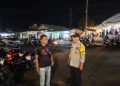 Bhabinkamtibmas Anggut Atas Sambangi Pusat Keramaian, Sampaikan Himbauan Kamtibmas