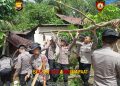 Personel Ditsamapta Polda Bengkulu Sigap Tangani Pohon Tumbang di Sumur Dewa