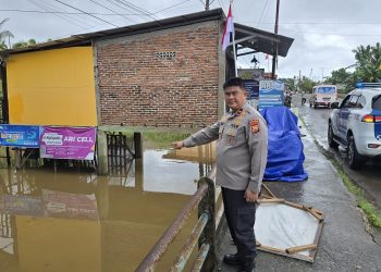 Wakapolda Bengkulu Lakukan Monitoring Titik Rawan Banjir dan Pohon Tumbang di wilayah Tanjung Agung Kota Bengkulu