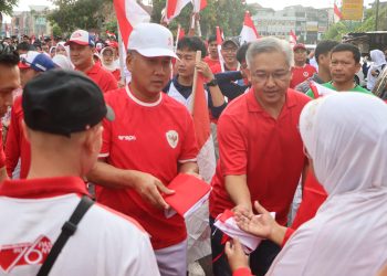 Kapolda Bengkulu Hadiri Kirab dan Gerakan Pembagian Bendera Merah Putih