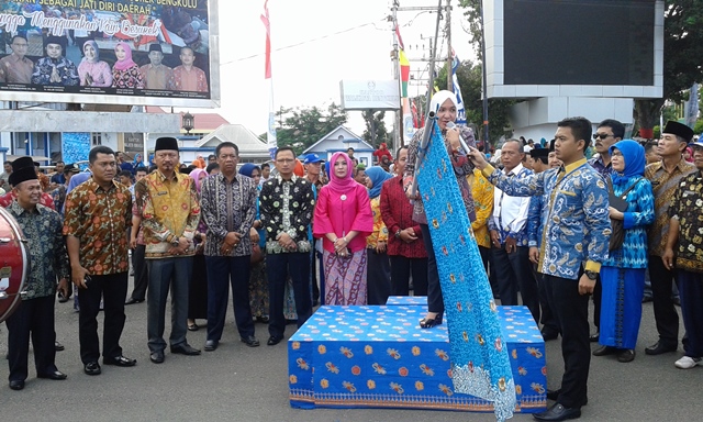 Karnaval Batik Kain Besurek