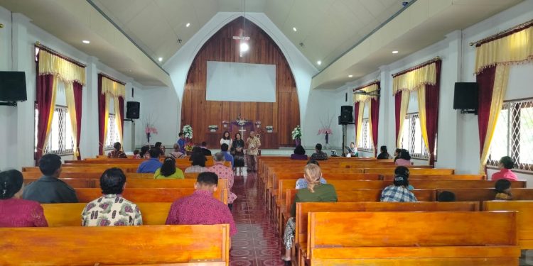 Polri Laksanakan Pengamanan Di Beberapa Tempat Ibadah Guna Membangun Hubungan Yang Lebih Erat Antara Polri Dan Masyarakat,