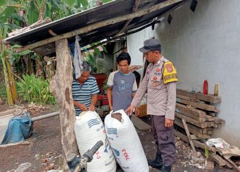 Jalin Sinergitas, Bhabinkamtibmas Polsek Kotapadang Sambangi Warga