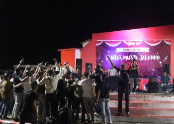 Kapolda Bengkulu Hadiri Pentas Musik Jalanan Brimob di Pantai Zakat