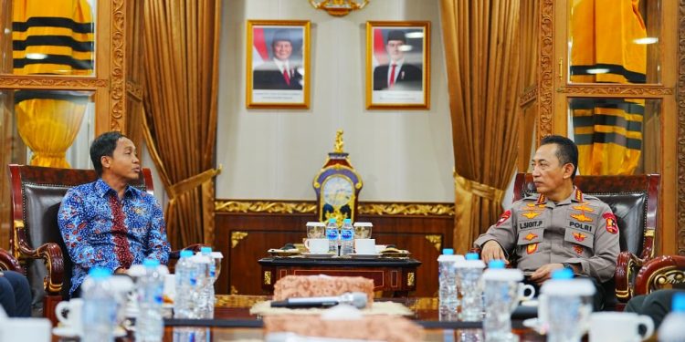 Audiensi Dengan Menhut, Kapolri Siap Bersinergi Hadapi Karhutla