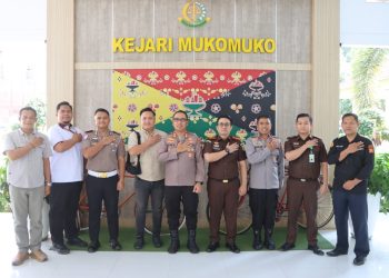 Kapolres Mukomuko Perkuat Sinergitas Melalui Silaturahmi Bersama Kajari Mukomuko