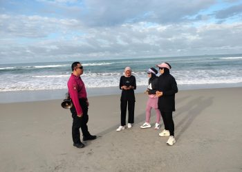 Ditpamobvit Polda Bengkulu Melaksanakan Patroli Dialogis di Obyek Wisata Pantai Pasir Putih