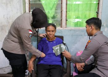 Satgas Ops Damai Cartenz Laksanakan Home Visit untuk Lansia di Sarmi