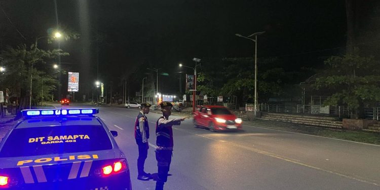 Polri Hadir untuk Masyarakat, Anggota Ditsamapta Polda Bengkulu Melaksanakan Patroli R4