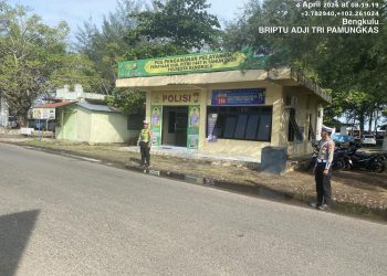 Personel Polresta Bengkulu Laksanakan Pengamanan dan Himbauan di Pantai Zakat