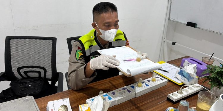 Tim FS Biddokes Polda Bengkulu Lakukan Pengecekan MBG di Dapur SPPG, Pastikan Keamanan Gizi Siswa