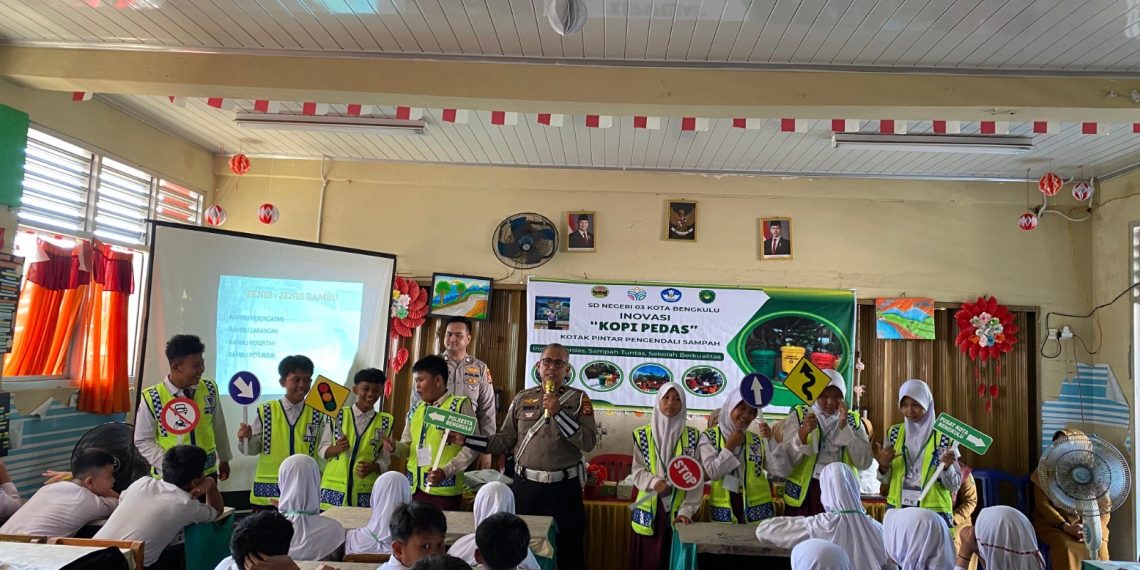 Satlantas Polresta Bengkulu Edukasi Pelajar SD Negeri 03 tentang Tertib Berlalu Lintas Sejak Dini