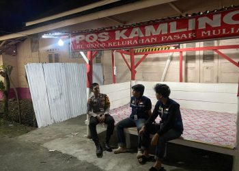 Bhabinkamtibmas Polsek Kota Manna Intensifkan Patroli Malam Dan Himbauan Kamtibmas Di Kelurahan Pasar Mulia