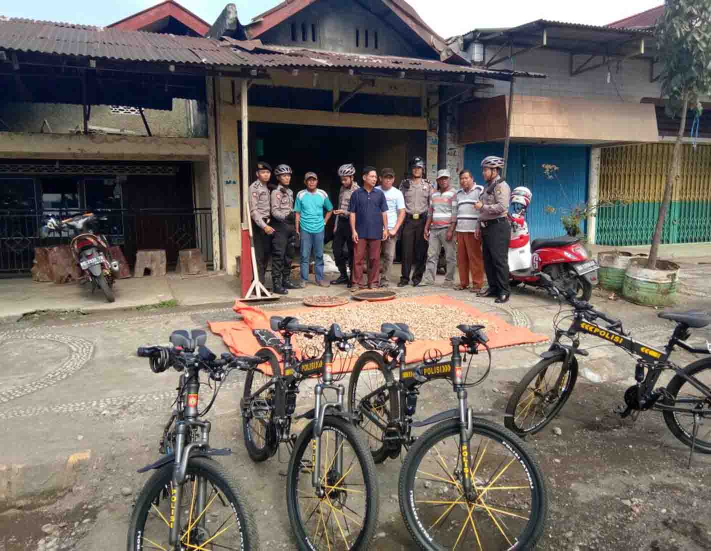 Polisi Patroli Bersepeda Antisipasi Pencurian di Perumahan Yang Ditinggal Mudik