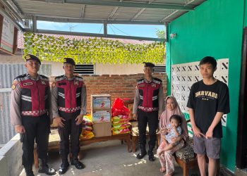 Personel Dalmas Ditsamapta Polda Bengkulu Laksanakan Bakti Sosial ke Panti Asuhan
