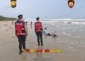 Personel Piket Pos Shelter Ditsamapta Polda Bengkulu Patroli Jalan Kaki dan Imbau Anak-Anak Tidak Mandi di Pantai Panjang