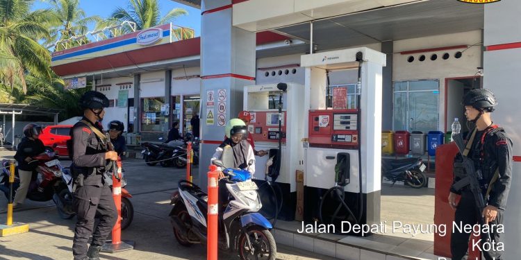 SIAGA DAN RESPONSIF, KOMPI 4 BATALYON B PELOPOR BRIMOB BENGKULU GELAR PATROLI KRYD UNTUK DETEKSI DINI GANGGUAN KAMTIBMAS