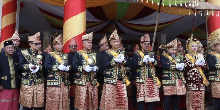 Kapolda Bengkulu Hadiri Penganugerahan Gelar Adat HUT ke-57 Provinsi Bengkulu
