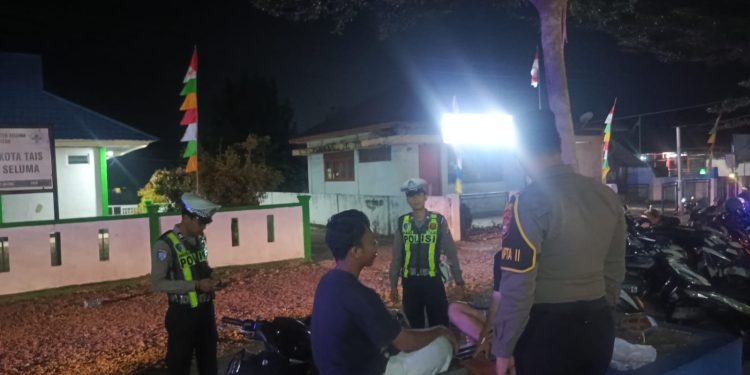 Polres Seluma Patroli Malam, Sasar Alun-Alun Tais Hingga Taman Patung Kuda