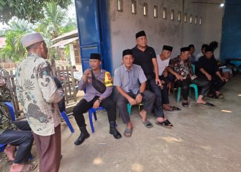 Bhabinkamtibmas Polsek Pino Laksanakan Sambang Duka Dan Himbauan Kamtibmas Di Desa Air Umban