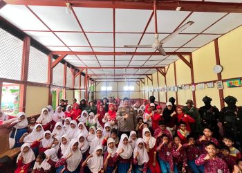 Wakapolda Bengkulu Laksanakan Silaturahmi dan Beri Arahan kepada Siswa SDN 04 Kota Bengkulu