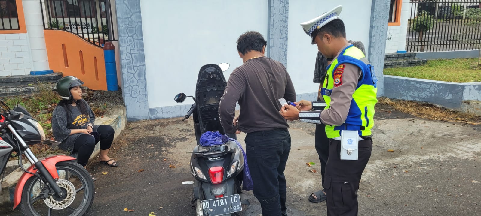 Remaja di Bengkulu Kedapatan Bawa Paket Mirip Sabu, Awalnya Dicegat Polisi karena Bonceng 3