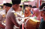 Berikan 100 Paket Sembako untuk warga Bengkulu Selatan, Kapolda Bengkulu Gelar Bulan Bakti Ramadhan